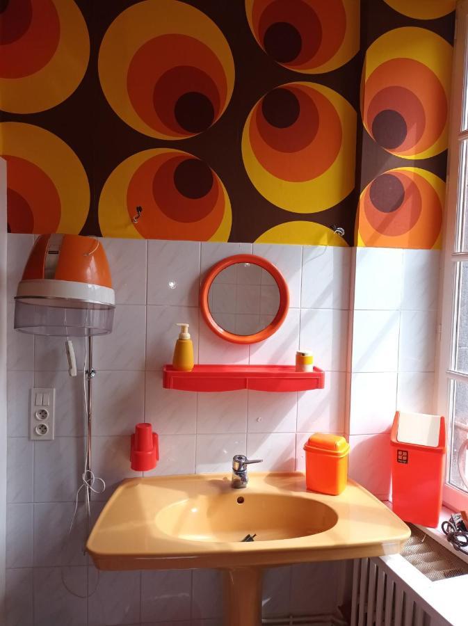 Vintage ,La Capsule Temporelle Wifi Draps Parking Publique Gratuit Apartment Тиерс Екстериор снимка