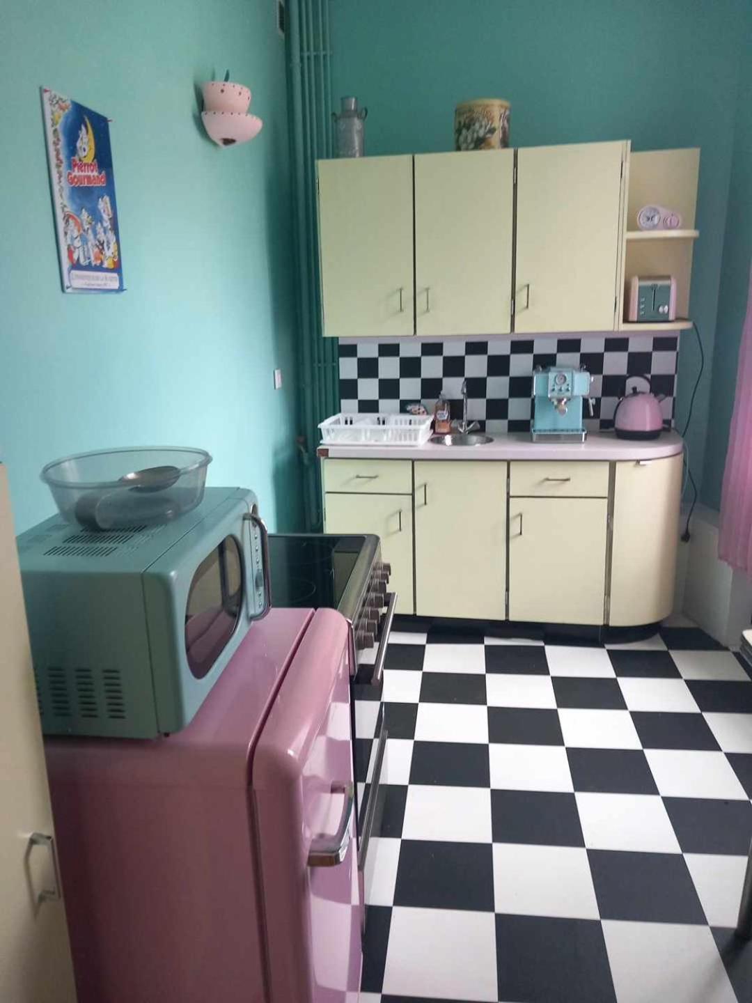 Vintage ,La Capsule Temporelle Wifi Draps Parking Publique Gratuit Apartment Тиерс Екстериор снимка